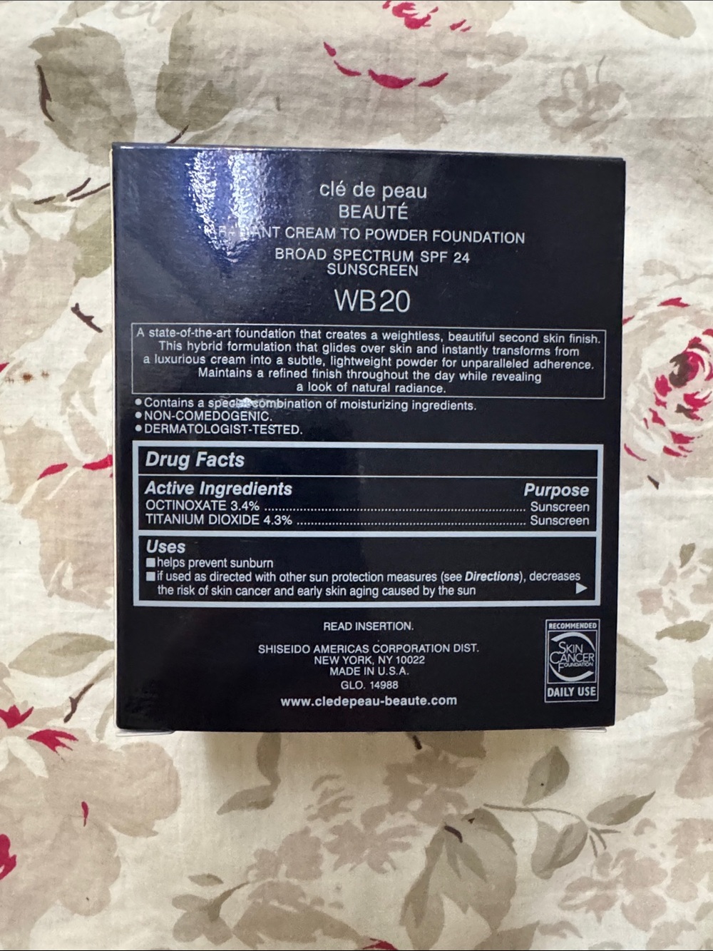 Radiant Cream to Powder Foundation - WB20 - Picture 7 of 8